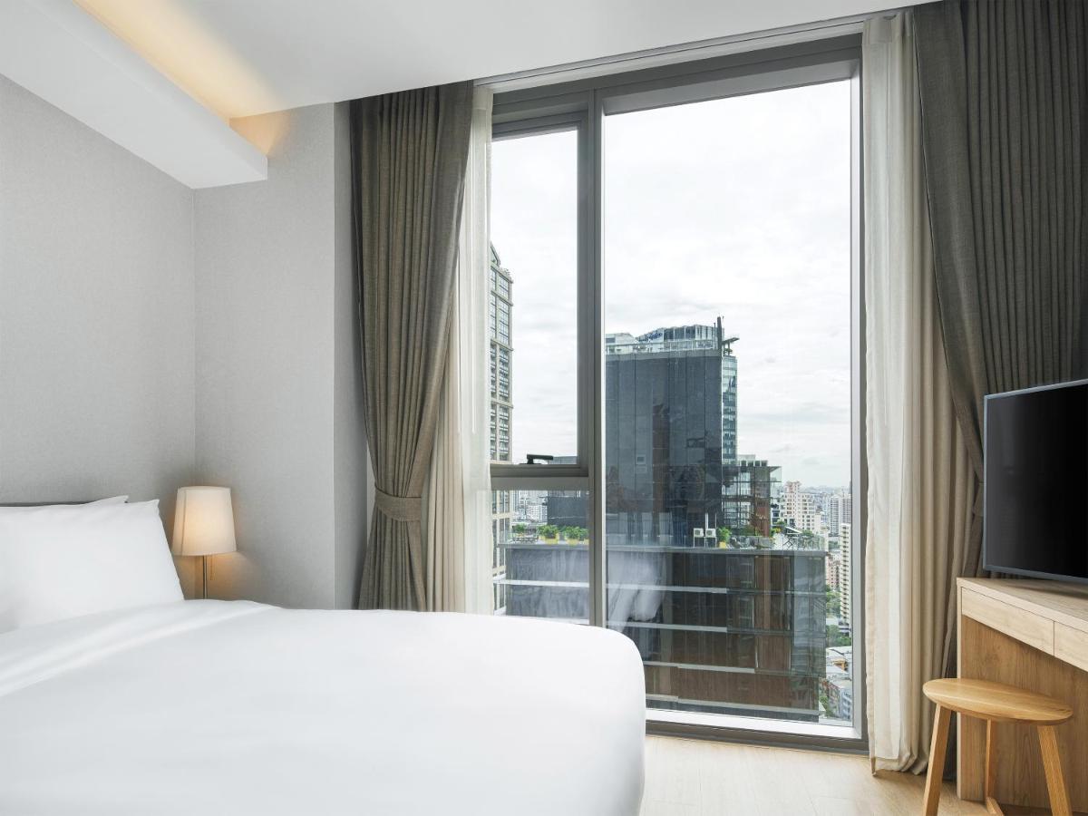 曼谷橡树套房酒店【Sha+】 外观 照片 A bedroom at the hotel