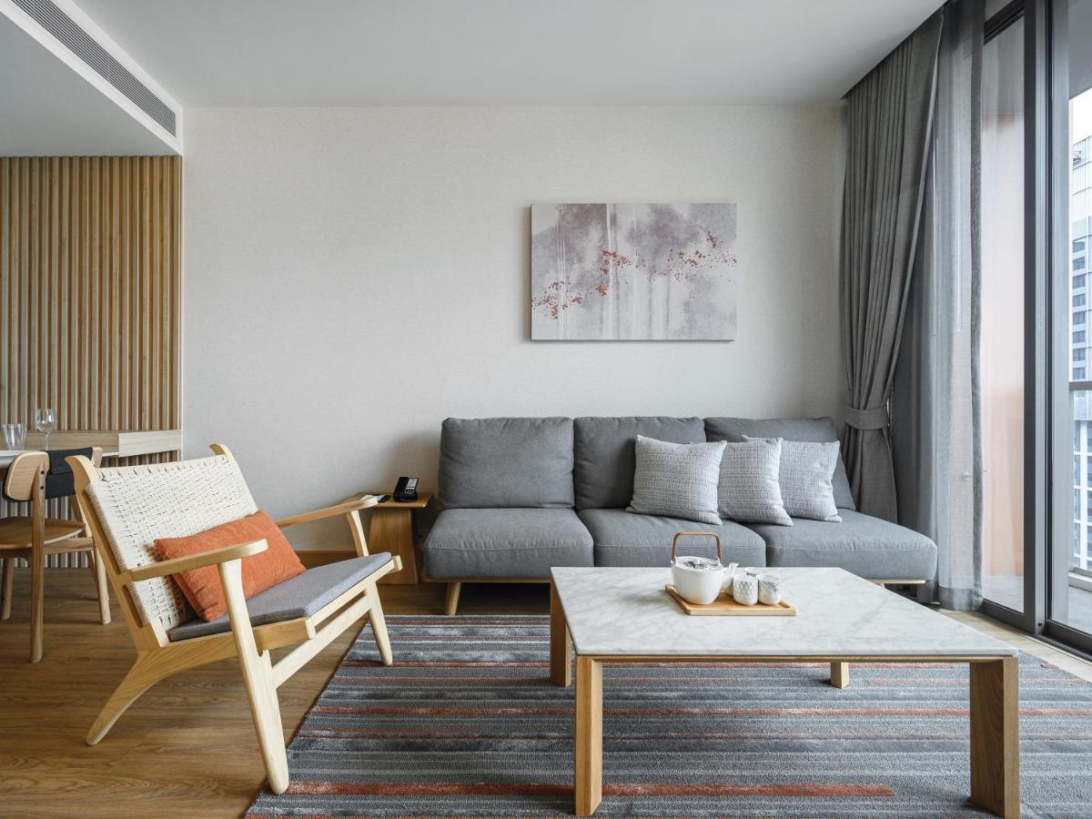 曼谷橡树套房酒店【Sha+】 外观 照片 A living room in a serviced apartment in Shanghai, China