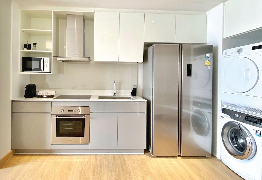 曼谷橡树套房酒店【Sha+】 外观 照片 A kitchen in a student apartment